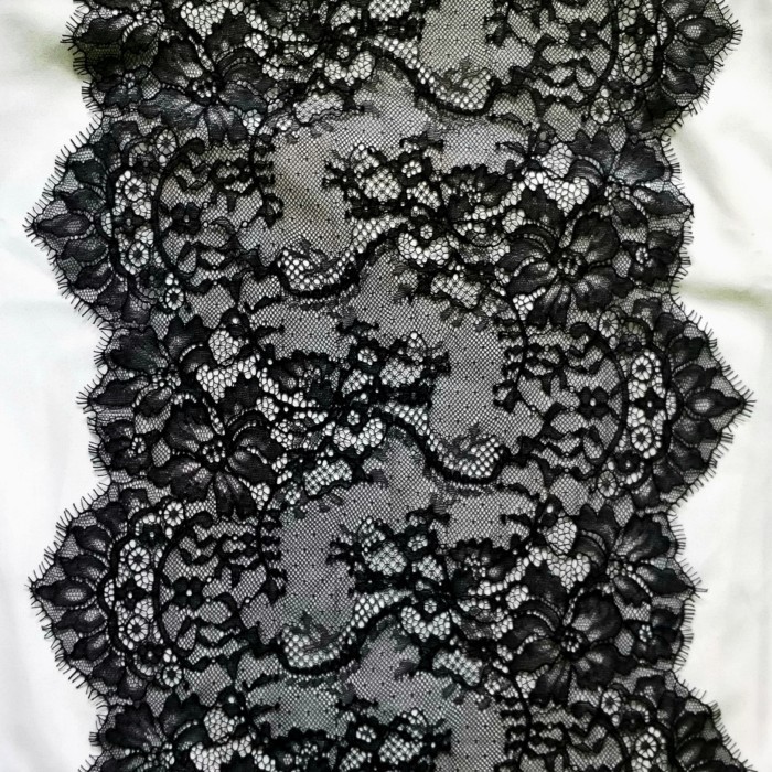 

per pcs 3 meter,renda paris warna hitam lebar 30cm