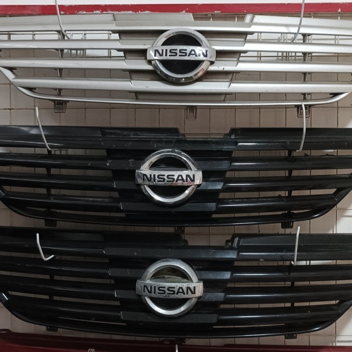 Grill Nissan Serena C24 Standar Lokal Atpm