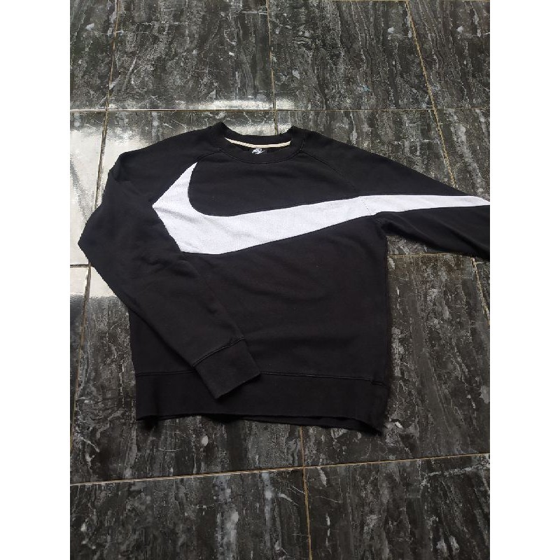 nike big swoosh