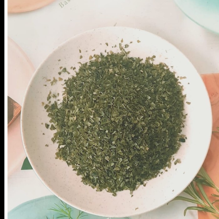 

Adlian Aonori Flakes Rumput Laut Kasar 35 Gr Langsung Tabur