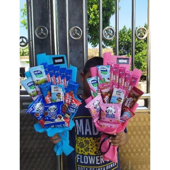 

BUCKET SNACK/ BUKET SNACK SUSU/ BUCKET JAJAN / BUKET SNACK/ BUKET JAJAN / HAMPERS / KADO/ BUKET SERBA PINK BISA COD