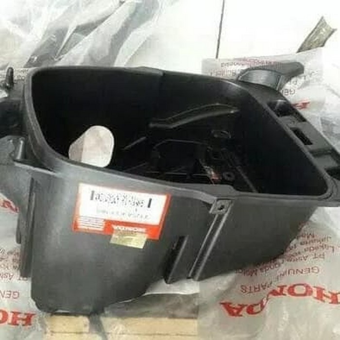 Box Helm Bagasi Motor Beat Karbu Ahm