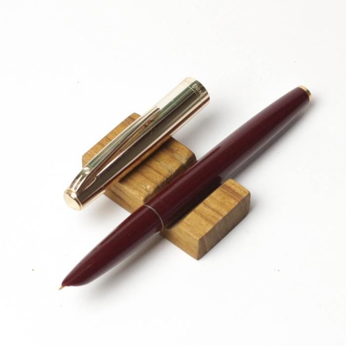 

(1970s) Wingsung 712 Burgundy GT Fountain Pen Import