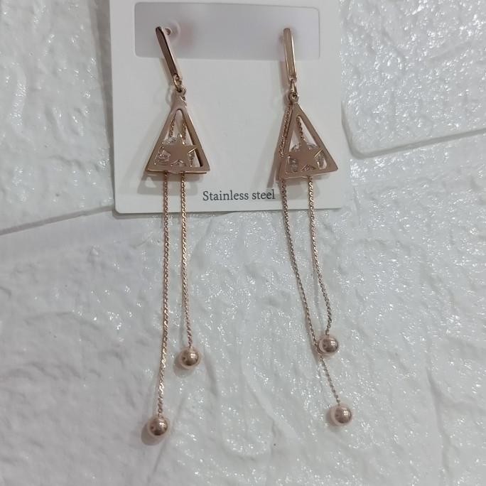 anting panjang titanium impor anti karat/anting panjang segitiga