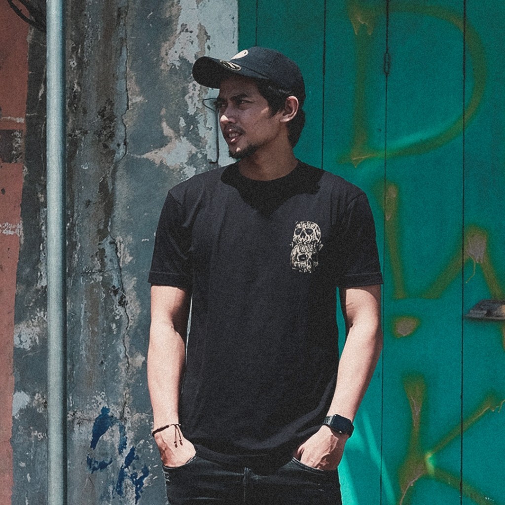 Troy Company Tshirt Black Pile Of Skulls - Kaos Pria Hitam Lengan Pendek MTD 2187