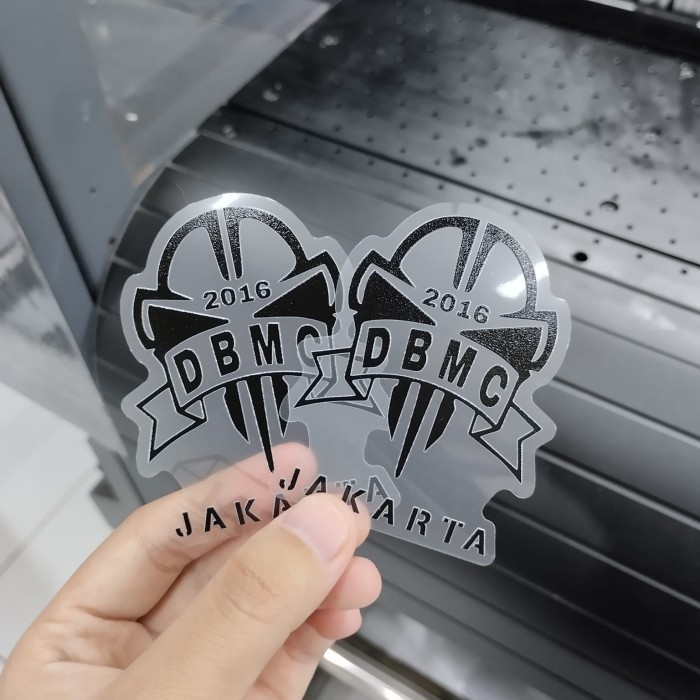 

Cetak Stiker TRANSPARAN Super MAXDECAL Diecut A2 45x60cm Tinta UV Tinta Putih