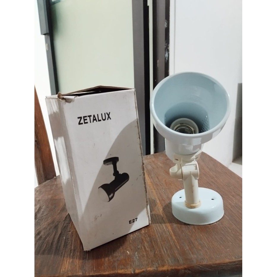 Fitting Lampu Sorot E27 CSLO231 White ZETALUX