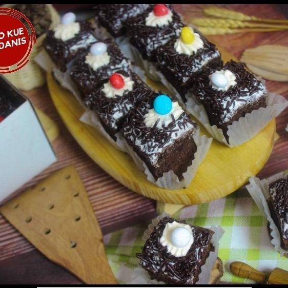 

Kue Cokelat | Cokelat Meses Potong Isi 25