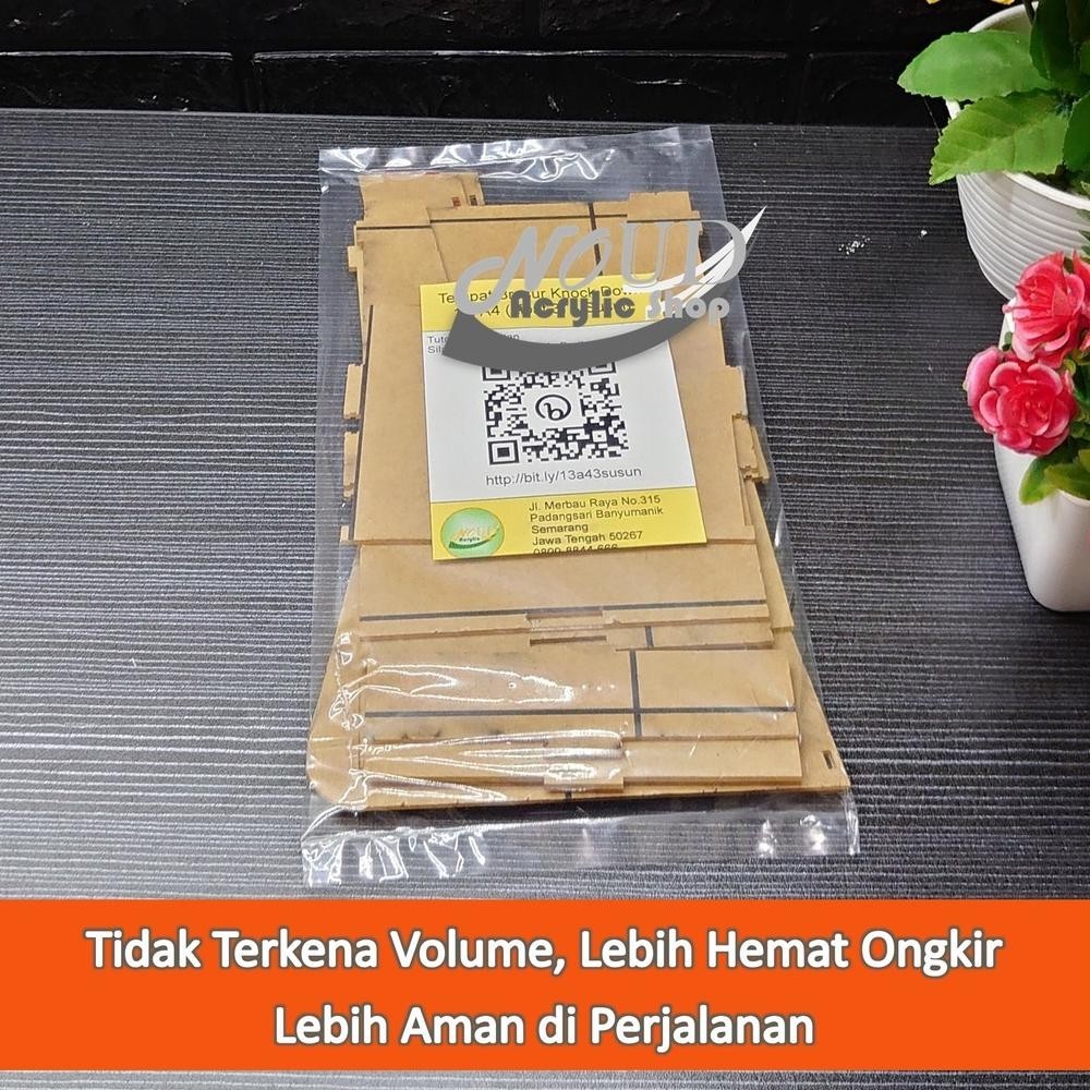 

TERMURAH Tempat Brosur Akrilik Uk. 1/3 A4 Lipat Tiga / Display Brosur Acrylic / Rak Brosur 3 Susun Knock Down th-1