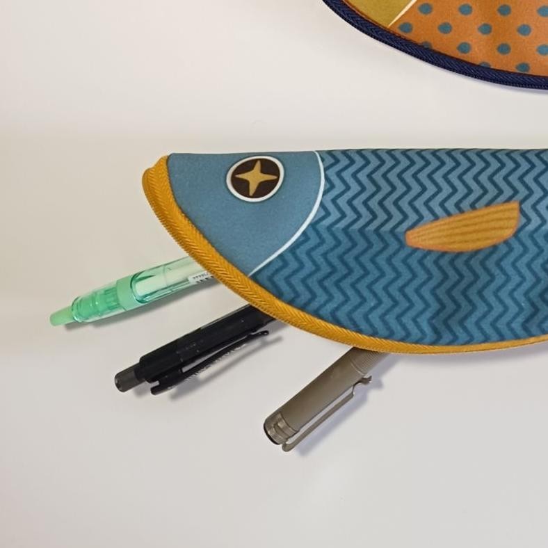 

Viral Tempat Pensil Ikan / Pencil Case / Kotak Pensil / Tepak / Wadah Pensil Bentuk Ikan Iq45