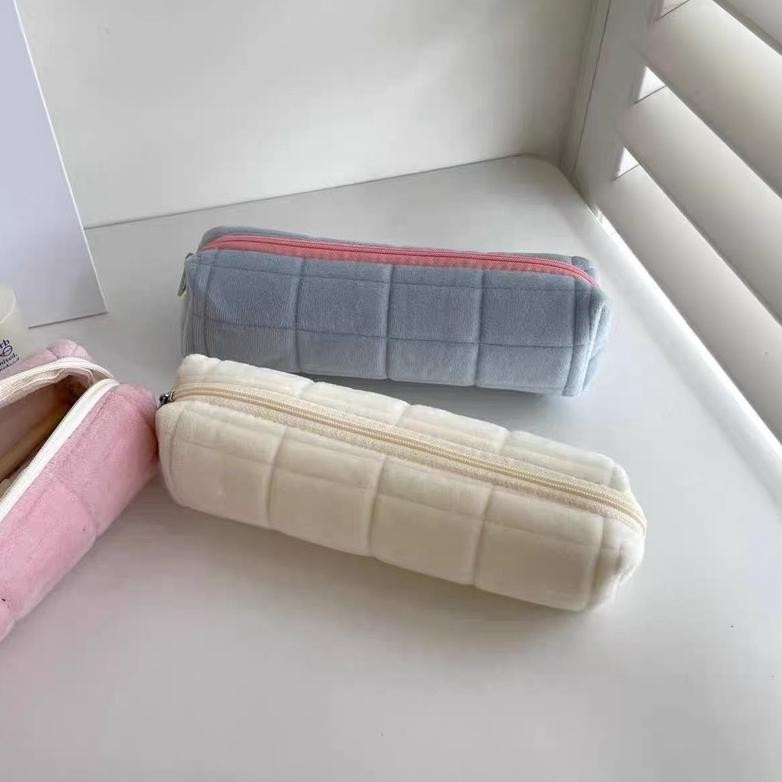 

Vd08 New! Gifu Fluffy Pencil Case / Kotak Pensil Empuk Premium Lembut / Kotak Pensil Bantal Aesthetic Korea / Kotak Pensil Premium Kotak Kotak Sale