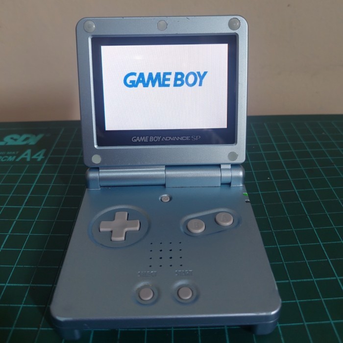 Gameboy Advance SP 101 blue pearl