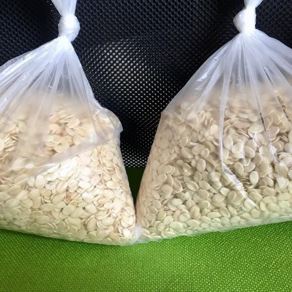 

Aci Kuaci Putih Kupas Matang Biji Isian Moon Cake Repa 250Gr