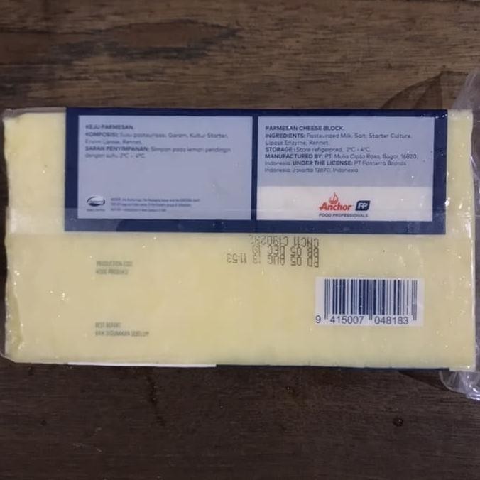 

Gosend Only - Keju Anchor Parmesan Cheese 800gr YS99