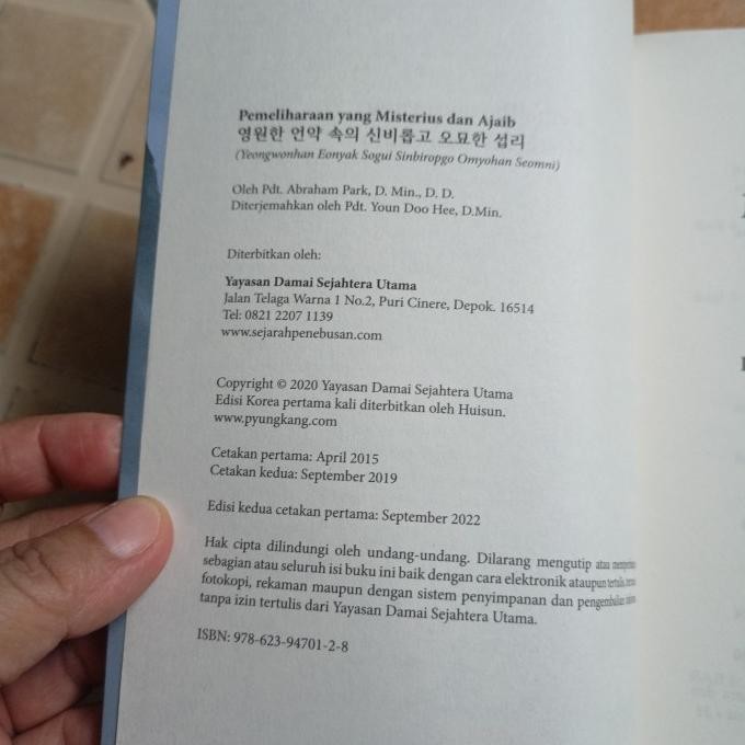 

Buku Kristen pemeliharaan yang misterius dan ajaib by Pdt Abraham Park
