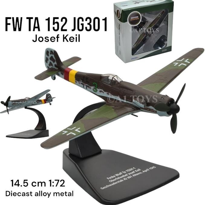 Miniatur Diecast Pesawat Sukhoi Su-27 Flanker 22 Cm 1:100