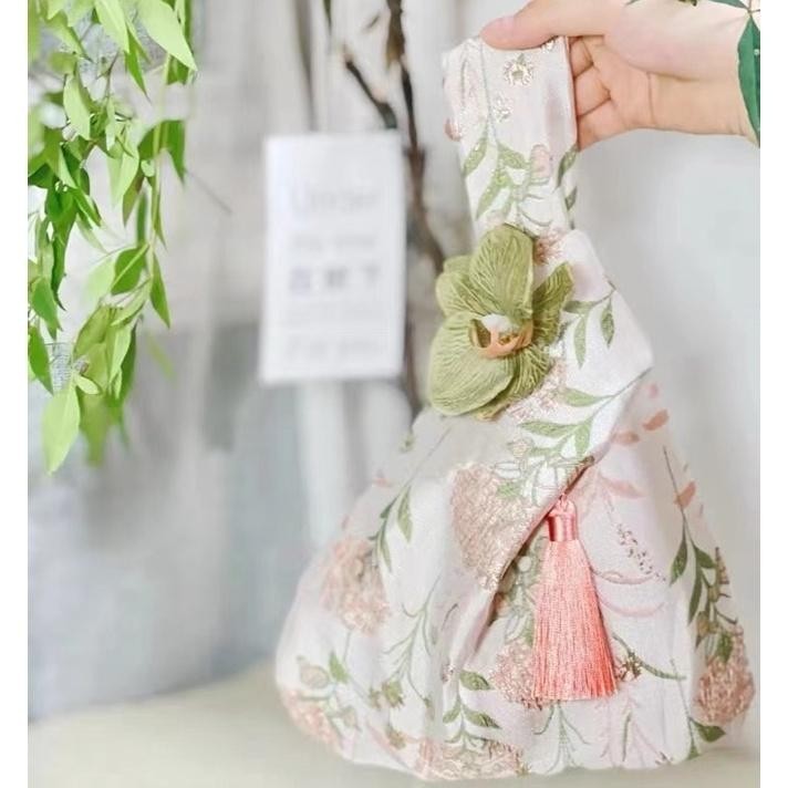 

PJJ-1621 Pouch Hampers Gift Bag Natal Imlek Lebaran Premium Tas Kantong Bingkisan Berkualitas