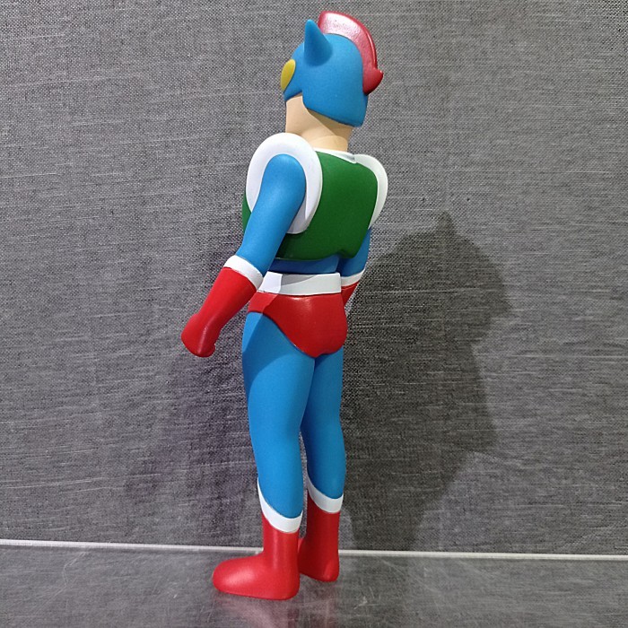 Action Figure Kamen Crayon Shin Chan Pahlawan Bertopeng