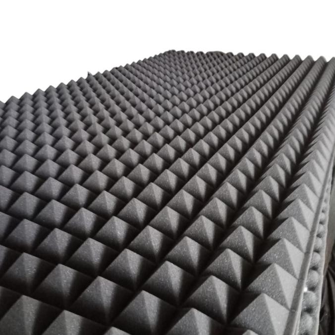 Busa Peredam Suara Piramid