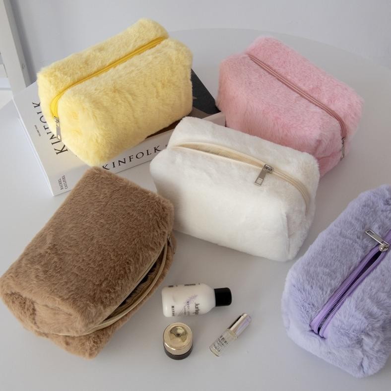 

TERMURAH Lucy Pouch - Tempat Pensil Alat Tulis Bulu Pouch Make Up Mini Aesthetic Import PC002 hj-43