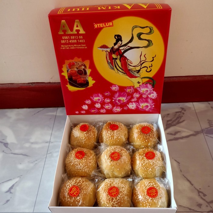 

Kue Bulan Telur Asin Isi 9 Telur/Tong Ciu Guek Pia/Mooncake Pontianak