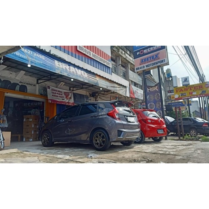 Velg Mobil Rep Venture HSR Ring 17 lebar 7 Inova Rebon Warna Mat black