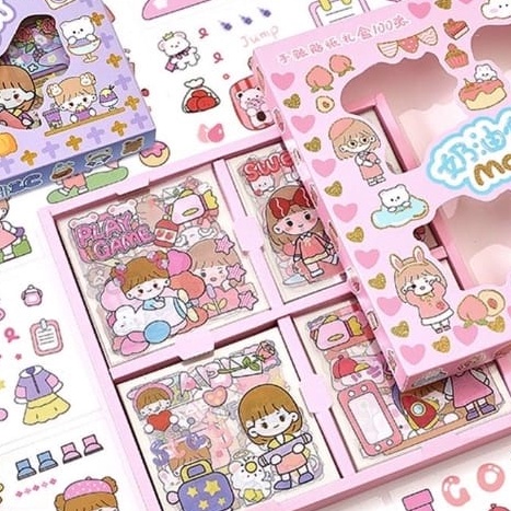 

[㊖.U2F㊛) STICKER LUCU KARTUN KOREA WATERPROOF / STICKER DECO / STICKER MOMO ELLIE NINI / Aesthetic / Bujo / Scrapbook 1 BOX ISI 100 PCS / MAINAN STICKER/ paliing.laris.!!