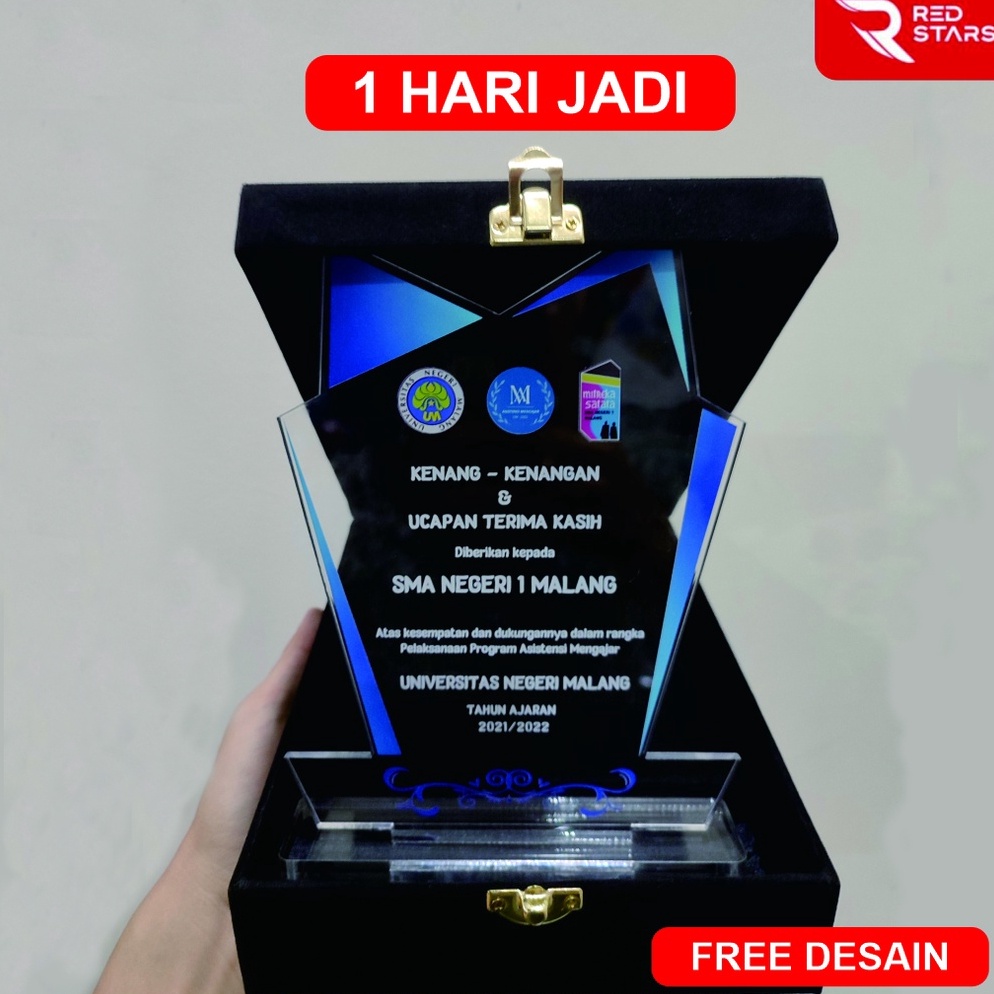 

88 Plakat Akrilik / Plakat Wisuda / Plakat Magang / Vandel Print UV Best Seller