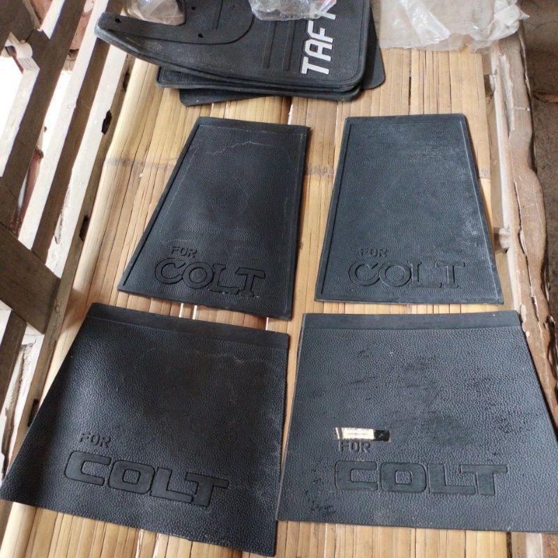 pet lumpur kepet roda kepet lumpur mutquard mitsubishi colt120