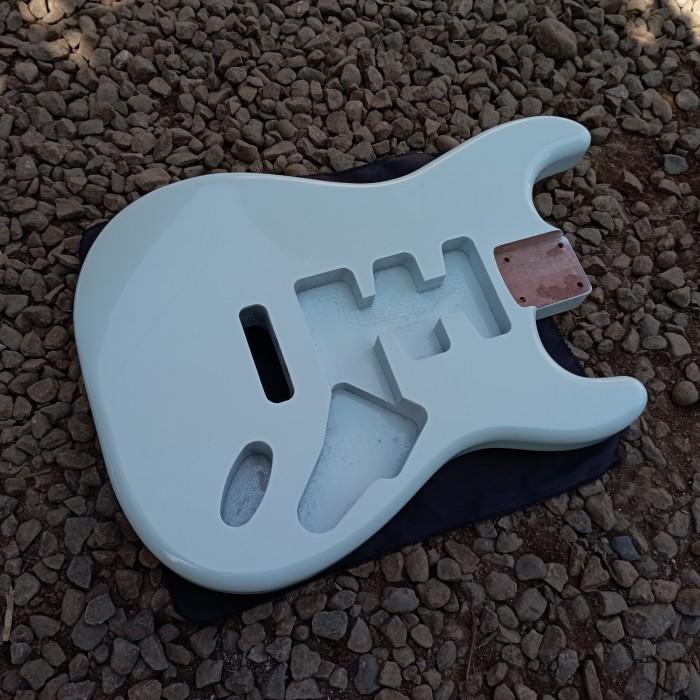 Body Gitar Fender Squier Stratocaster Sonic Blue