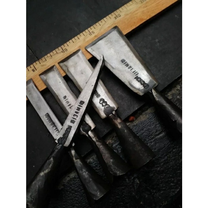 

Pahat Kayu Baja Per Sepuhan 1 Set