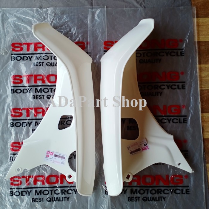 Sayap Legshield Putih Astrea Grand Merk STRONG