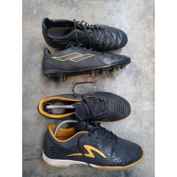 sepatu futsal Specs & Sepatu Mills FG second size 42
