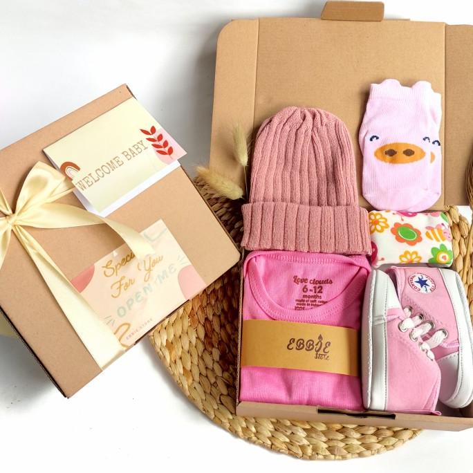 

Hampers Baby Girl Parcel Kado Lahiran Bayi Perempuan Premium