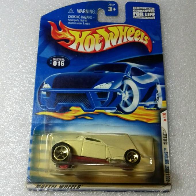 HOT WHEELS SOOO FAST. HATCH OPEN. 2001 FIRST EDITIONS. HOT RODS CAR.