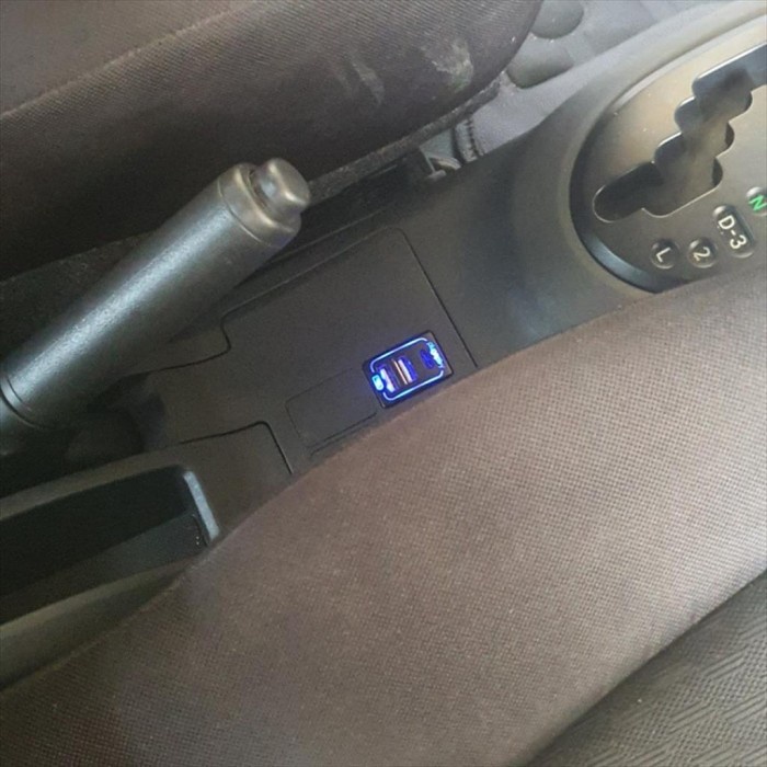 USB Fast Charging Otoproject Khusus Yaris Bakpao OEM Charger HP Mobil best