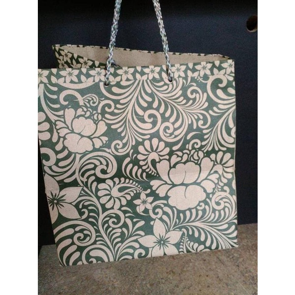 

'+'+'+'+] tas kertas paper bag batik uk 25x22x26