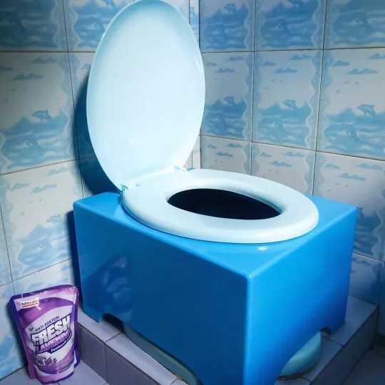 Kursi Closet Portable Toilet Duduk Wc lansia dewasa dan ibu hamil