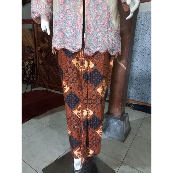 Batik Malyka Solo Rok Jarik Instan Wiru Bawahan Kebaya Coklat Motif Wirasat Bridesmaid Among Tamu Wi