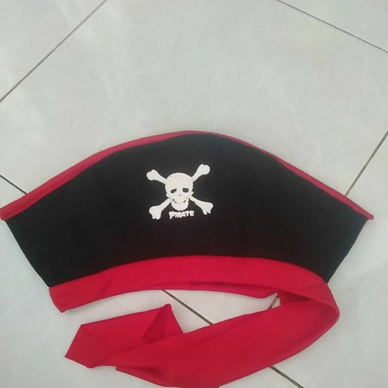 topi bajak laut anak