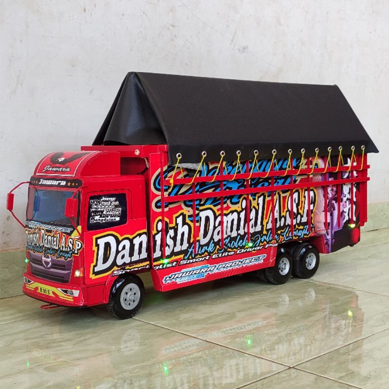 Miniatur mobil mobilan truk tronton oleng kayu lampu terpal riques stiker nama dan foto panjang 70cm