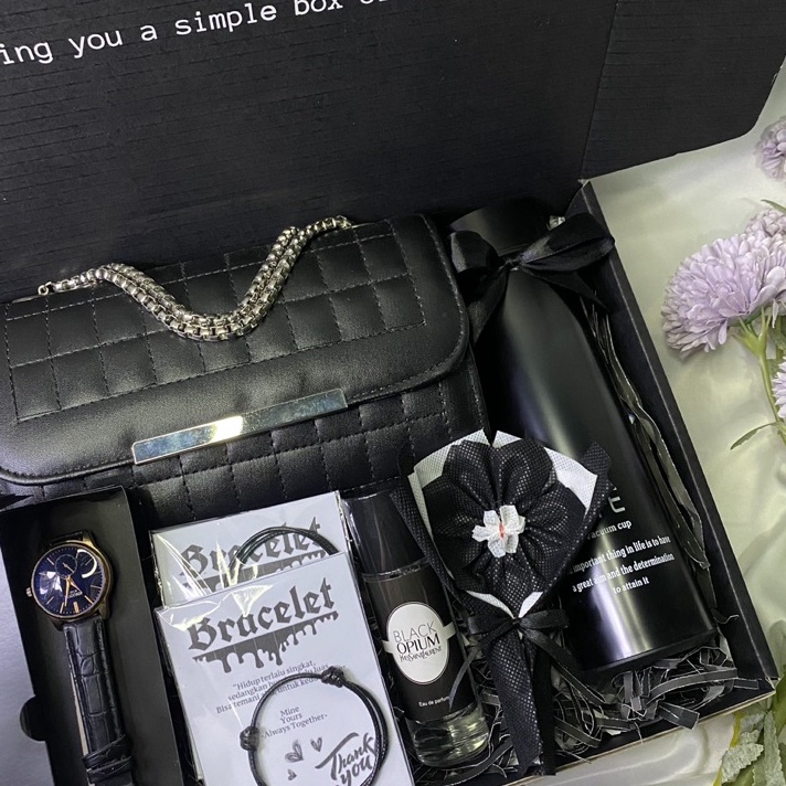 

SZWW9979 【FSASH SALE】 GIFTBOX CEWE HAMPERS KADO BESTIE BlLACKSERIES