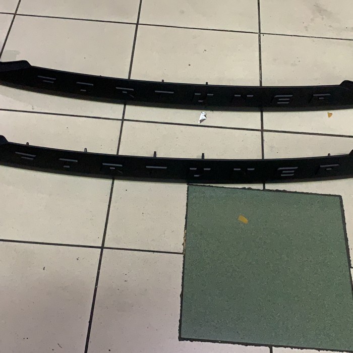 [Original] Trunklid Fortuner Vrz 2016 Hitam Doff Berkualitas