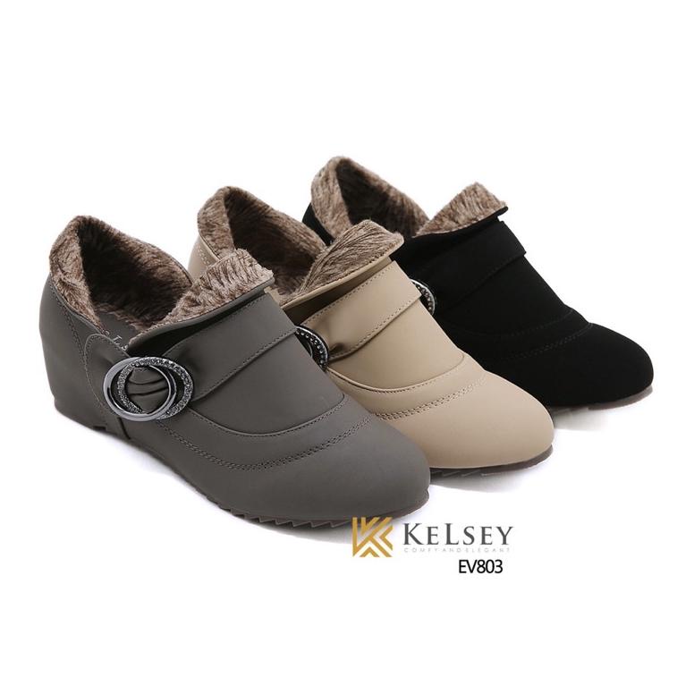 (GRATIS ALAS KAKI) Kelsey Sepatu Boots Wanita EV803 Bahan Kulit Buludru Import Hak 5cm