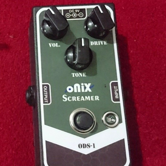 Efek gitar murah Overdrive Onix Screamer