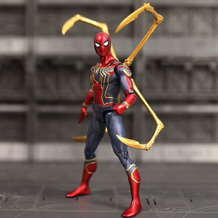ACTION FIGURE MAINAN IRON SPIDERMAN AVENGERS INFINITY WAR ACTION