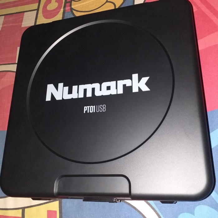 Numark Pt01 Usb (Portable Vinyl Archiving Turntable/Vinyl Player)