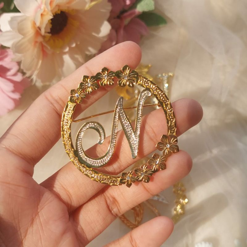 Bros Inisial Nama/Bros Inisial Custom/Bros Huruf/Bros Inisial Lapis Emas