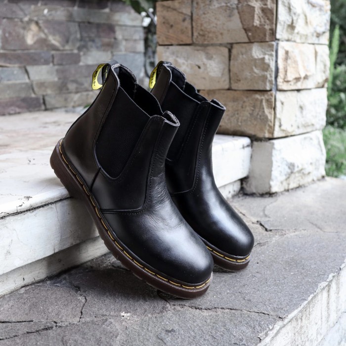 CHELSEA BOOTS PRIA HITAM SEPATU BOOTS TANPA TALI SEPATU BOOTS DOCMART ORIGINAL