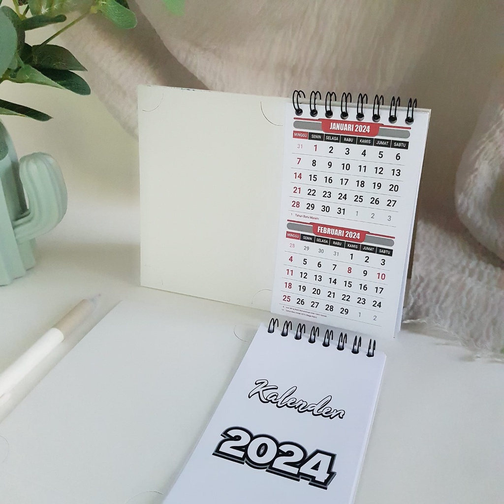 

Kalender Meja Duduk 2024 Murah